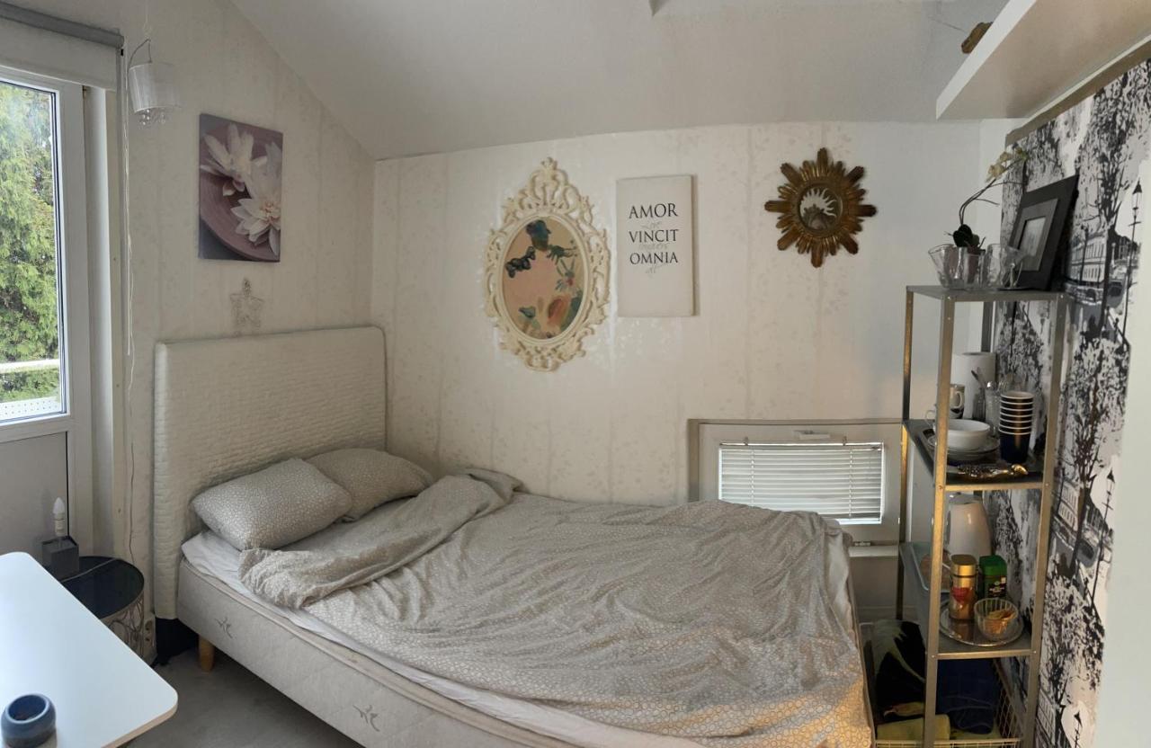Ferienwohnung Pieni Huone 1 Km Jokirannasta Turku Exterior foto